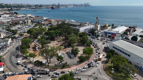 Lavagem do Bonfim pede passagem e obras são temporariamente suspensas na cidade baixa